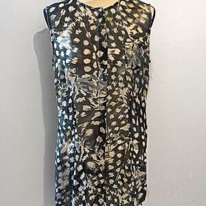 Cabi size M button down sleeveless top